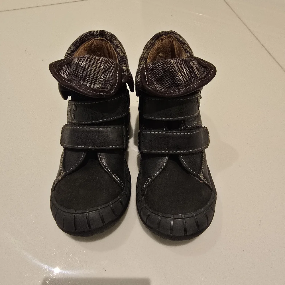 TTY European Designer Boys Boots EUR 26 black brown NEW no box/tag